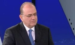 Μακάριος Λαζαρίδης: Πείστηκα από τον πρωθυπουργό και θα ψηφίσω το νόμο περί «ισότητας του γάμου»