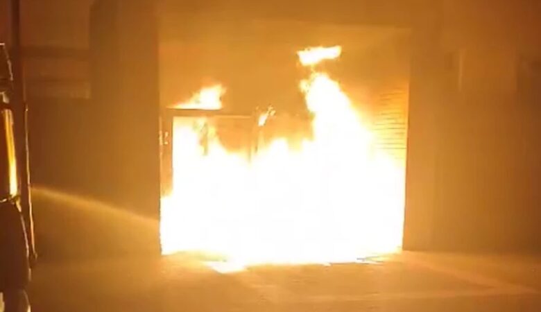 Νέοι βανδαλισμοί στο ΕΠΑΛ Λαυρίου: Προσπάθησαν να κάψουν το σχολείο – Δείτε βίντεο