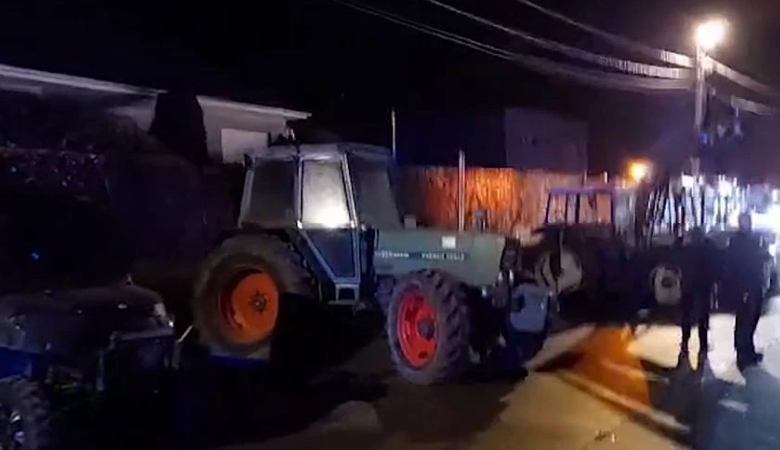 Αγρότες με 15 τρακτέρ «στρατοπέδευσαν» στο σπίτι του Βέλγου πρωθυπουργού