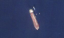 Οι Χούθι εξαπέλυσαν πυραύλους στην Ερυθρά Θάλασσα εναντίον δεξαμενόπλοιου που ανήκει σε εταιρεία με έδρα την Ελλάδα