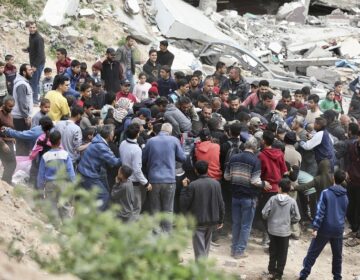 Κρίση στη Μέση Ανατολή: Εκατοντάδες χιλιάδες Παλαιστίνιοι φεύγουν από τη Ράφα