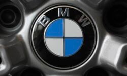 Τα μοντέλα της BMW που θα κυκλοφορήσουν το 2025 θα μπορούν να αποθηκεύουν ηλεκτρική ενέργεια