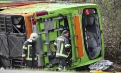Γερμανία: Τροχαίο δυστύχημα σε μεγάλο αυτοκινητόδρομο κοντά στη Λειψία – Ανατράπηκε λεωφορείο