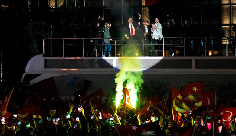 Δημοτικές εκλογές στην Τουρκία: Οδυνηρή ήττα για τον Ερντογάν, πανηγυρίζει η αντιπολίτευση – «Αυτή δεν είναι παρά μόνο η αρχή»