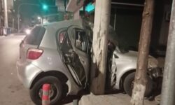 Τραγωδία στο Ίλιον: Νεκρός 32χρονος μετά από πρόσκρουση Ι.Χ. αυτοκινήτου σε κολώνα