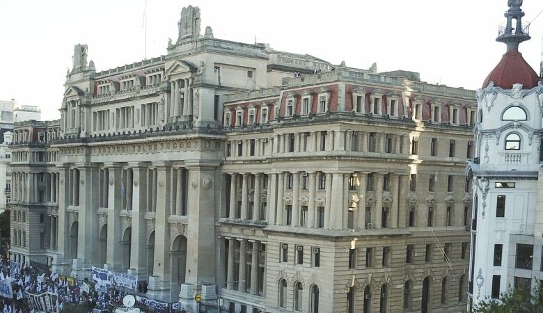 Ανώτατο Δικαστήριο Αργεντινής: Οι επιθέσεις στην πρεσβεία του Ισραήλ και σε εβραϊκό κέντρο, πριν από 30 χρόνια, είχαν διαταχθεί από το Ιράν