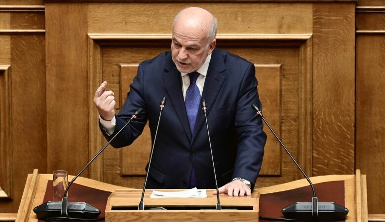 Φλωρίδης για τα Τέμπη: «Ο φάκελος της ανάκρισης θα έχει απαντήσεις σε όλα τα ερωτήματα – Παρακολούθημα του Βελόπουλου ο ΣΥΡΙΖΑ»