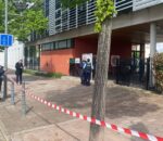 Αιματηρή επίθεση με μαχαίρι κοντά σε σχολείο στη Γαλλία – Τραυματίστηκαν δύο κορίτσια 6 και 11 ετών