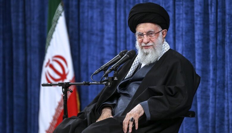 Ο ανώτατος θρησκευτικός ηγέτης του Ιράν ευχαρίστησε τις Ένοπλες Δυνάμεις για την επίθεση εναντίον του Ισραήλ