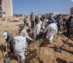 Πόλεμος στη Μέση Ανατολή: Φρίκη στο νοσοκομείο Νάσερ – Εντοπίστηκαν άλλα 73 πτώματα σε ομαδικό τάφο