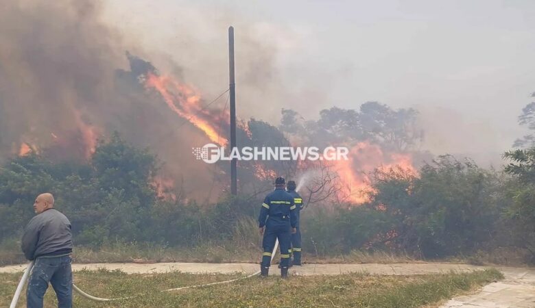 Μεγάλη φωτιά κοντά στον Ναύσταθμο της Σούδας – Εκκενώθηκε το δημοτικό σχολείο και το ναυτικό νοσοκομείο