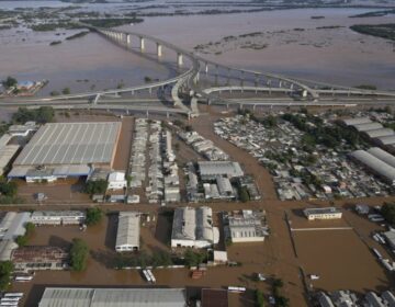 Στους 100 έχουν φτάσει οι νεκροί από τις πλημμύρες στην Βραζιλία