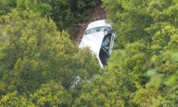 Τραγωδία στην Ευρυτανία: Αυτοκίνητο έπεσε σε γκρεμό 60 μέτρων – Νεκρός ο οδηγός
