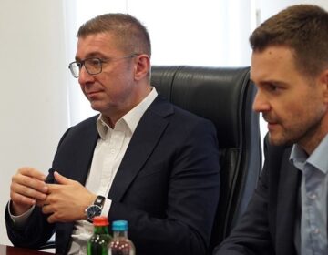 Νέα πρόκληση από Μίτσκοσκι: Επιμένει να αποκαλεί τη χώρα του «Μακεδονία» σε συναντήσεις του με ξένους αξιωματούχους