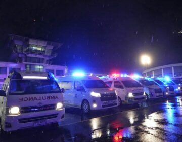 Εφιαλτική πτήση της Singapore Airlines: Στην εντατική 20 επιβάτες – Το αεροπλάνο έπεσε σε «ακραίες και αιφνίδιες αναταράξεις»