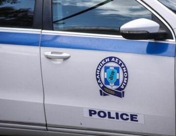 Χειροπέδες σε 25χρονο με ναρκωτικά και επικίνδυνα πυροτεχνικά εντός επιβατηγού πλοίου στο λιμάνι του Πειραιά