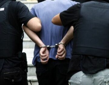 Στη φυλακή 33χρονος που πέταξε βάζα με βενζίνη στο σπίτι της πρώην συντρόφου του
