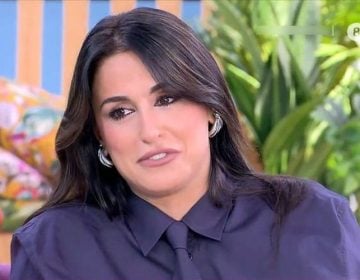 «Λύγισε» η Χριστίνα Σάλτη για τη μητέρα της: «Την είδα στον ύπνο μου, περπατούσαμε κι εκείνη έστριψε σε ένα σπίτι με λουλούδια»