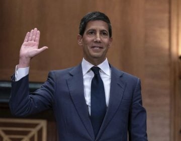 Η Γερουσία των ΗΠΑ επικύρωσε τον διορισμό του Κέβιν Γουόρς στην προεδρία της FED