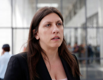 Η Ζωή Κωνσταντοπούλου ζήτησε να διακοπεί δίκη στα δικαστήρια του Βόλου λόγω της γυναικοκτονίας στο Μενίδι