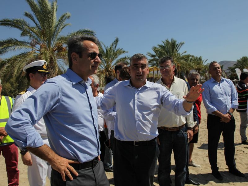 Στις περιοχές της πετρελαιοκηλίδας ο Κυριάκος Μητσοτάκης