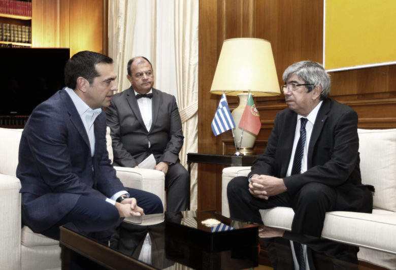 Τον πρόεδρο της Βουλής της Πορτογαλίας συνάντησε ο Τσίπρας