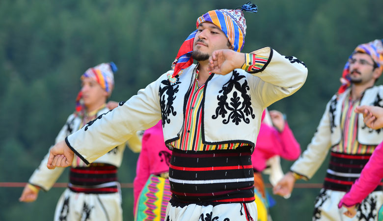 Τούρκοι χορευτές πήγαν σε φεστιβάλ στην Ουγγαρία και αυτομόλησαν