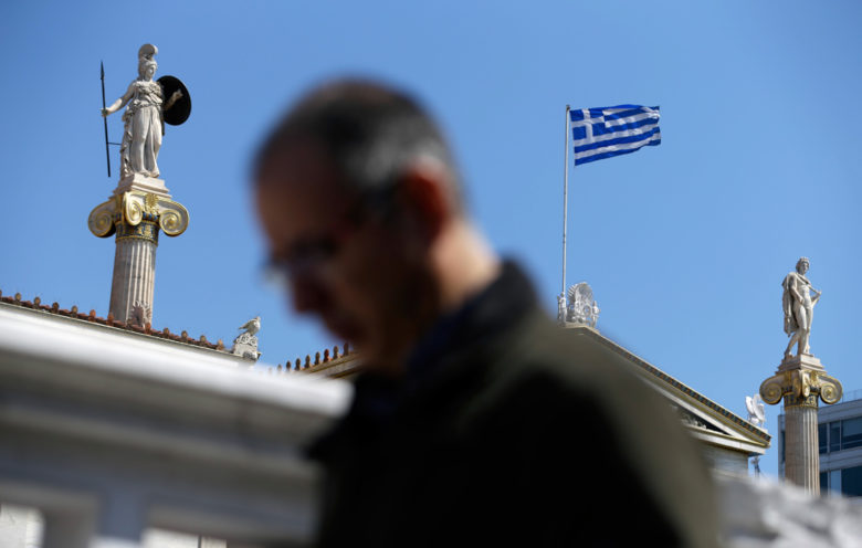 Έξοδος της Ελλάδας από τον έλεγχο λόγω υπερβολικού ελλείμματος