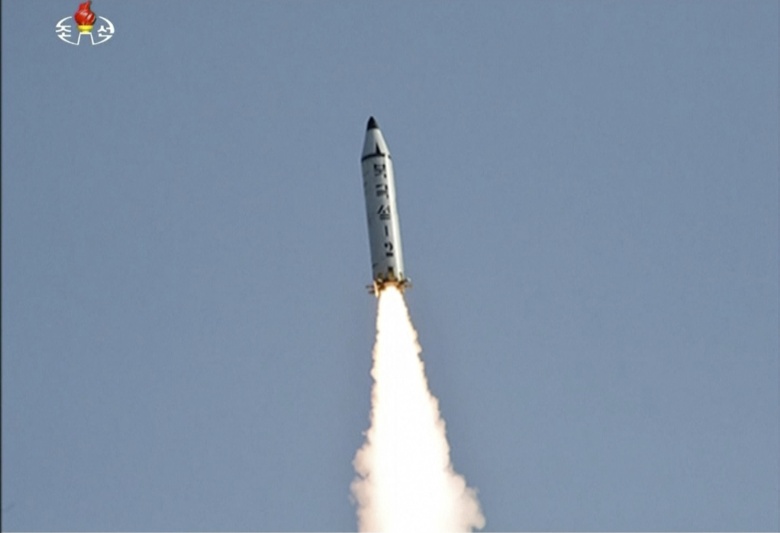 Συναγερμός για τη νέα εκτόξευση πυραύλου από τη Βόρεια Κορέα