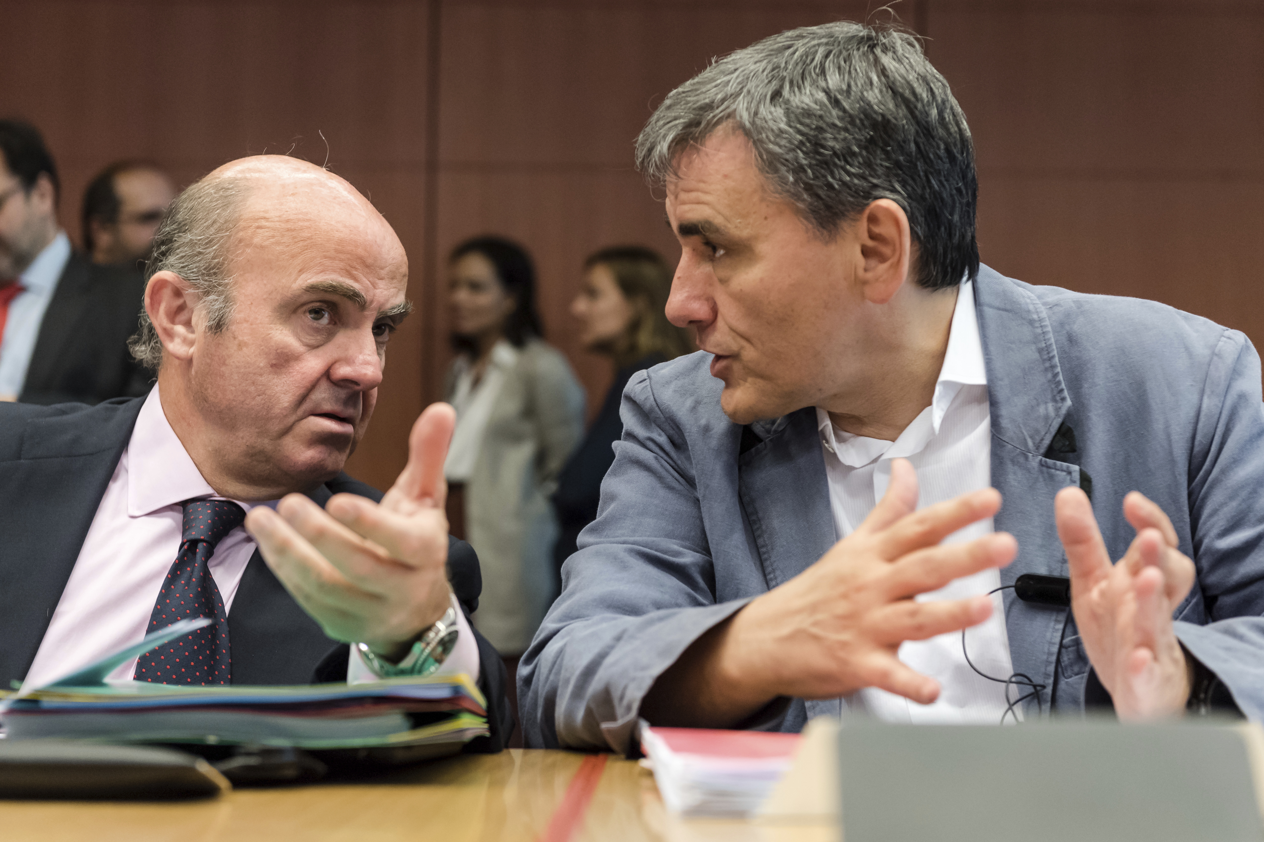 Η Ισπανία απειλεί να μπλοκάρει τη δόση που έδωσε στην Ελλάδα το Eurogroup