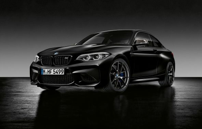 Η μαύρη καλλονή της BMW είναι έτοιμη για τους δρόμους
