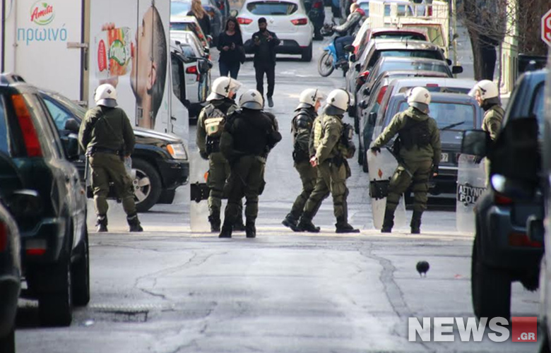 Επιχείρηση της ΕΛΑΣ σε τρεις καταλήψεις σε Εξάρχεια και Κουκάκι