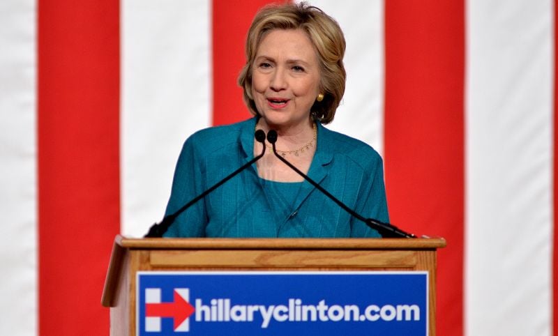 Η Χίλαρι Κλίντον υπόσχεται αποκαλύψεις στο νέο της βιβλίο για τις προεδρικές του 2016
