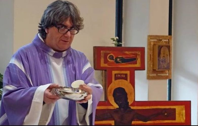 Αποτέλεσμα εικόνας για Μάσσιμο Μπιανκαλάνι, καθολικός ιερέας