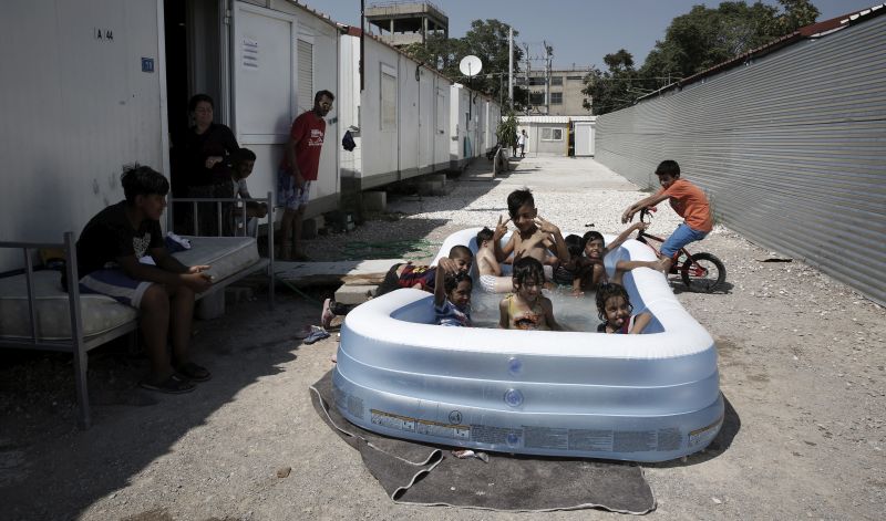 ΕΕ: Επιπλέον 9,3 εκατ. ευρώ στον ΟΗΕ για τους πρόσφυγες στην Ελλάδα
