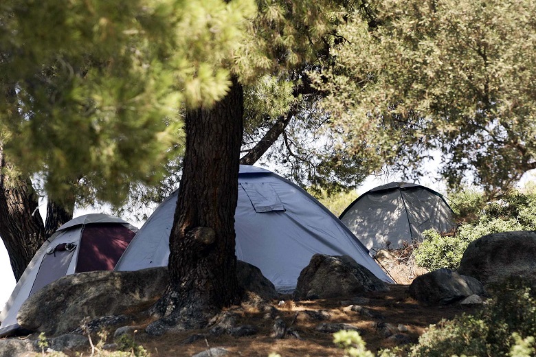 Σχεδόν 8.000.000 διανυκτερεύσεις… στοιχίζει το ελεύθερο κάμπινγκ