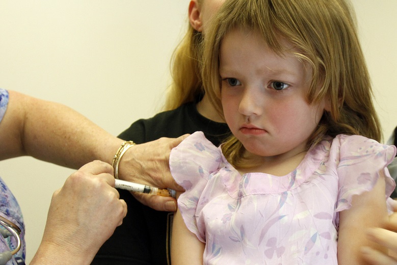 Πρόστιμο σε γονείς για τον μη εμβολιασμό των παιδιών τους