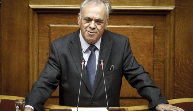 Δραγασάκης: Δε θέλουμε την Ελλάδα κλεισμένη στο καβούκι της