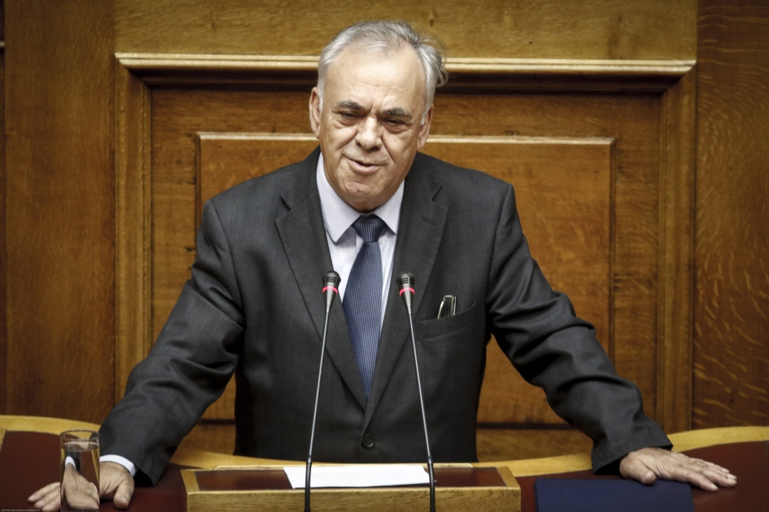 Βελτιώσεις στον εξωδικαστικό συμβιβασμό προανήγγειλε ο Δραγασάκης