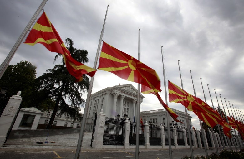 Υπουργός αφόπλισε τον επίδοξο δολοφόνο του στα Σκόπια