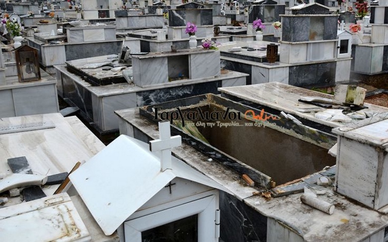 Άνοιξαν οι τάφοι από την κακοκαιρία στους Γαργαλιάνους