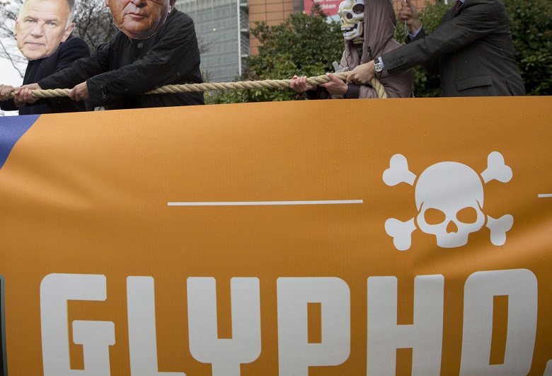 Θα ψεκάζουν με γλυφοσάτη για πέντε χρόνια ακόμη