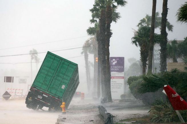 LIVE Tυφώνας Χάρβεϊ: Σε κατάσταση φυσικής καταστροφής το Τέξας