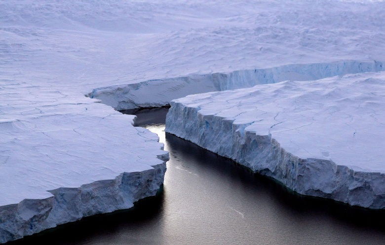 Αποκολλήθηκε τεράστιο παγόβουνο από την Ανταρκτική