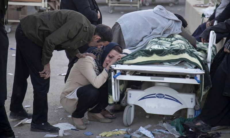 Εθνικό πένθος στο Ιράν για τους 530 νεκρούς του σεισμού