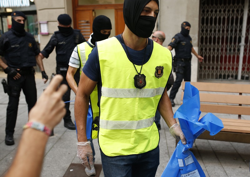 Με 120 φιάλες αερίου σχεδίαζαν να ανατινάξουν τη Βαρκελώνη οι ισλαμιστές
