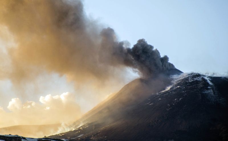 Οικογένεια έπεσε μέσα σε κρατήρα ηφαιστείου και σκοτώθηκε