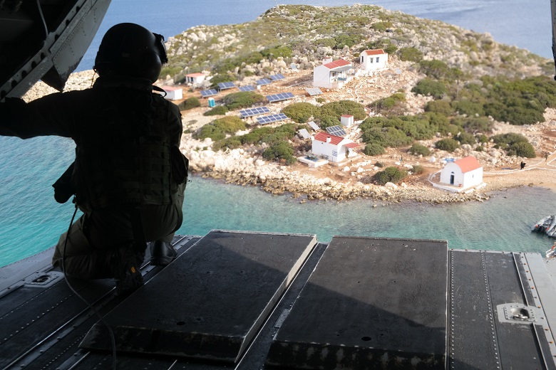 Η Τουρκία περικυκλώνει το Καστελόριζο με πρόφαση έρευνες