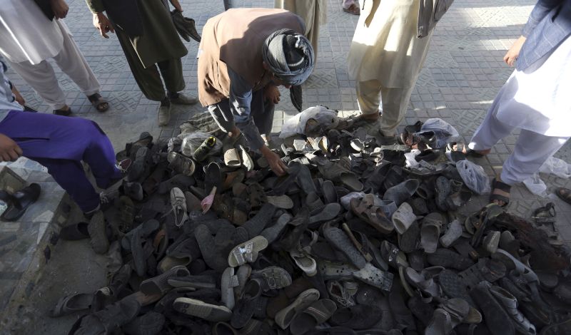 Καμικάζι αιματοκύλισαν το Αφγανιστάν σε δυο επιθέσεις σε τεμένη