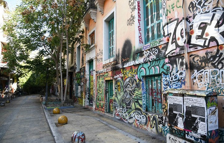 Γιατί τα Εξάρχεια παραμένουν μία από τις πιο αυθεντικές γειτονιές του κέντρου